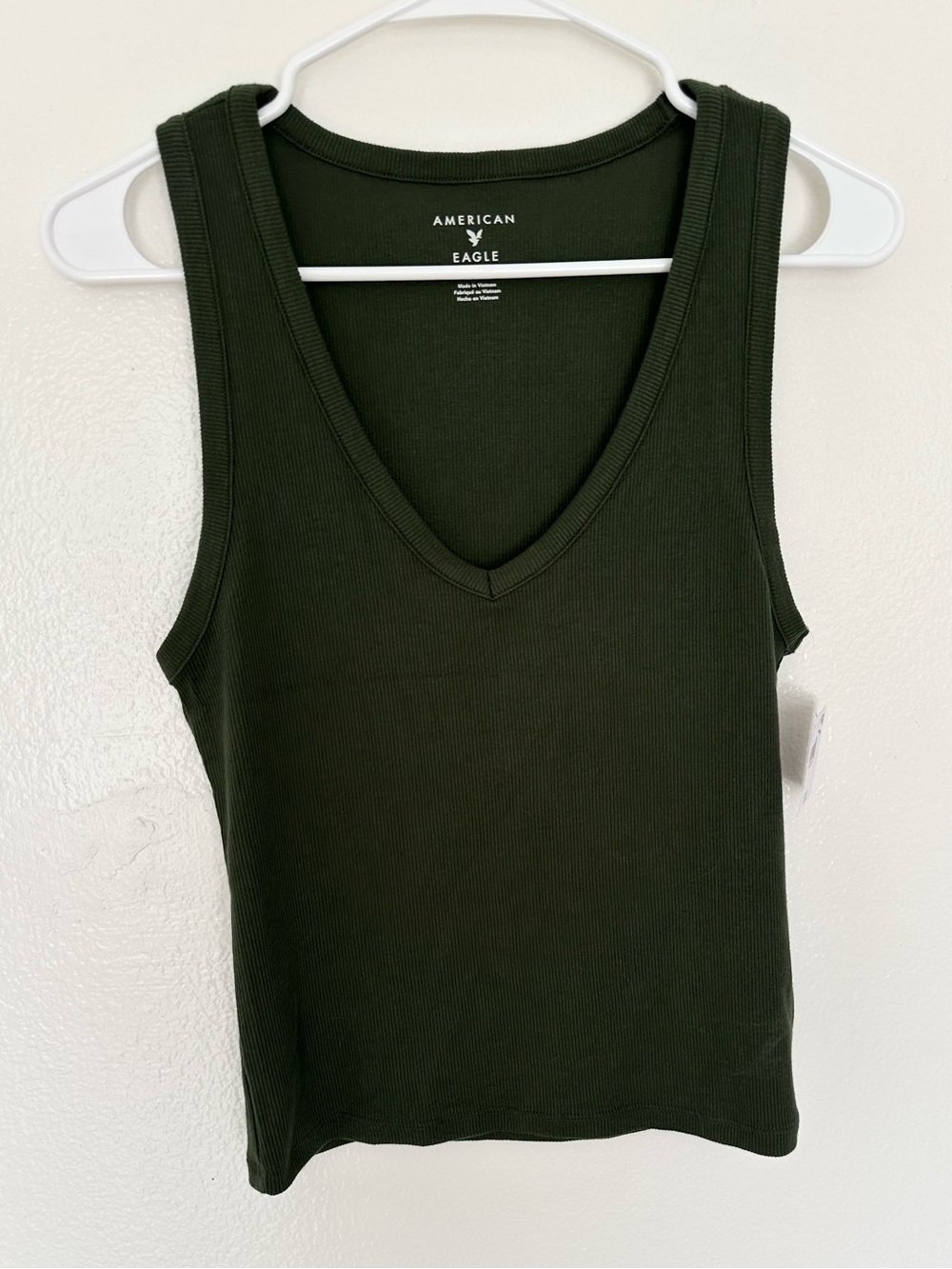 American Eagle Medium V Neck Boyfriend Tank Top Green NWT
